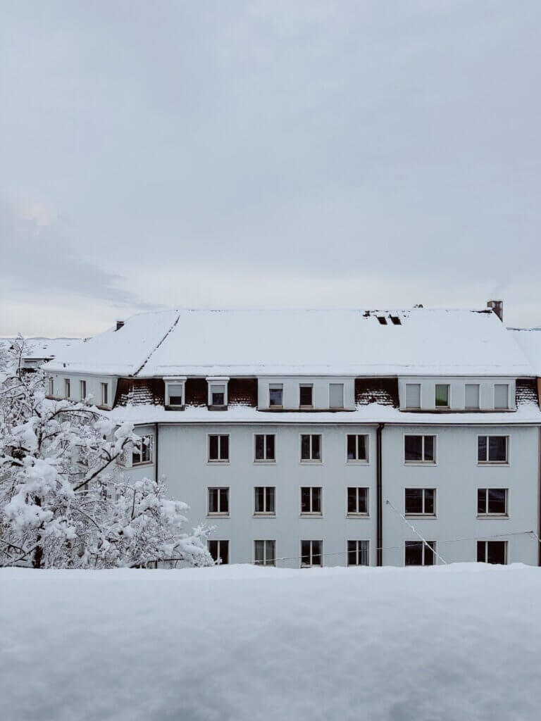 Matthias Maier | Snow in front of the kitchen window