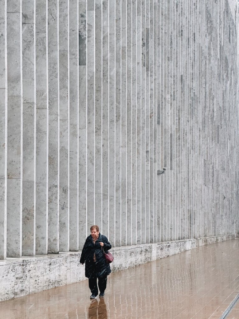 Matthias Maier | Walking woman