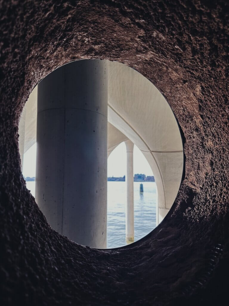 Matthias Maier | Through a hole