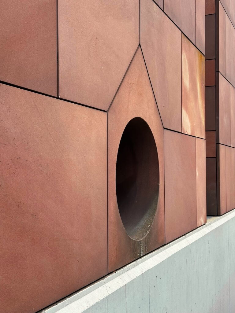 Matthias Maier | A hole
