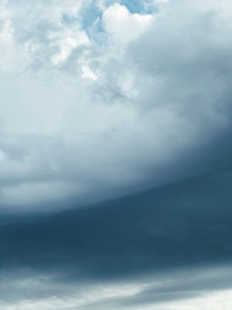 Matthias Maier | A sharp line in the clouds