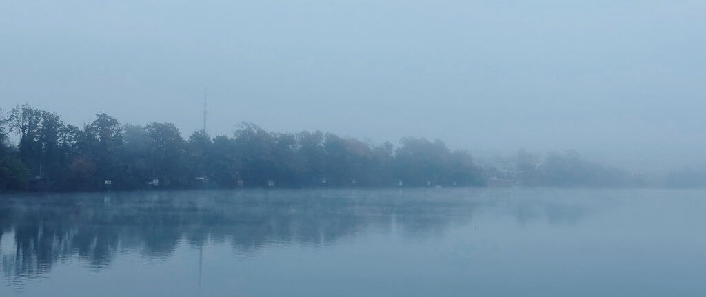 2025-42-02 Matthias Maier | Stories | Week 42 2025 | A foggy morning at the river
