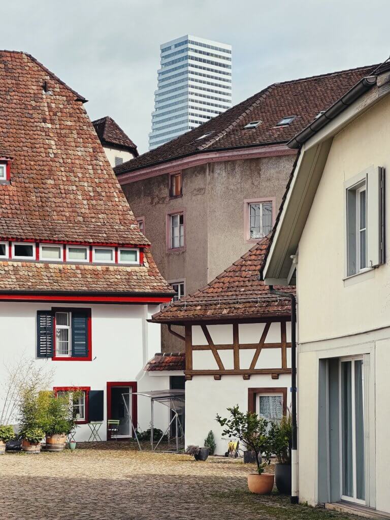 Matthias Maier | Peekaboo present